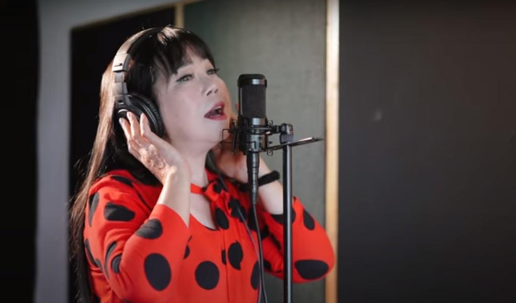 Ca sĩ Ánh Tuyết hát về tấm lòng người dân miền Trung gửi miền Nam