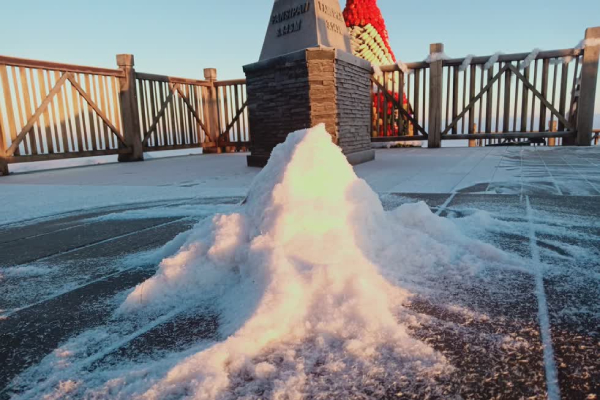 Không cần phải đi châu Âu hay Mỹ, đến Sapa vẫn có tuyết rơi