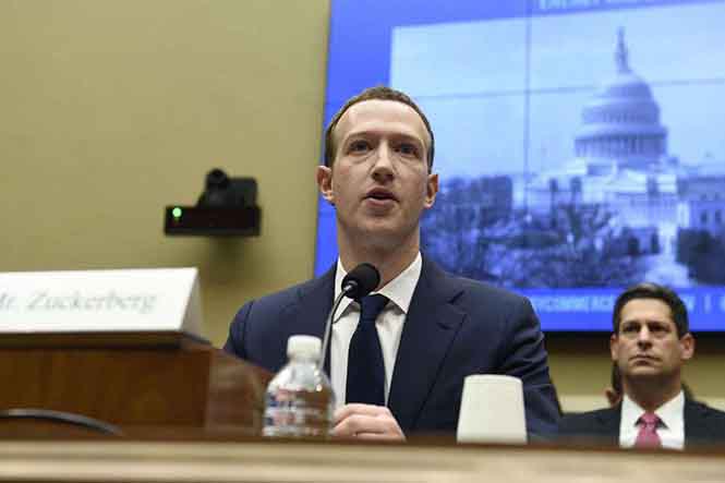 Quốc hội Anh yêu cầu Mark Zuckerberg phải tham dự một phiên điều trần