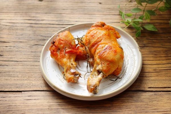 Cuối tuần làm gà nướng bằng nồi chiên không dầu vô cùng đơn giản