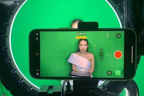 Phim và gameshow hoãn quay, nỗ lực tìm lối đi mới