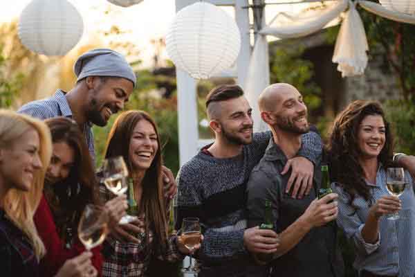 Gen Z lựa chọn phát triển tài chính hay yêu thích sự tự do?