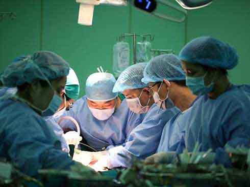 Xúc động chuyện người vợ hiến gan cứu chồng ung thư