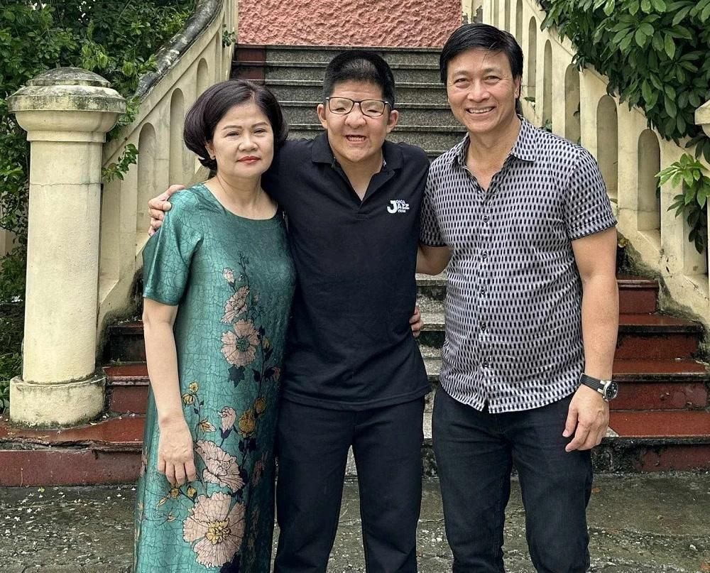 Con trai diễn viên Quốc Tuấn tốt nghiệp loại giỏi trường nhạc