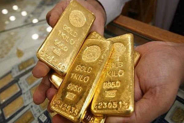 Giá vàng tăng mạnh, tiến sát mốc 59 triệu đồng/lượng