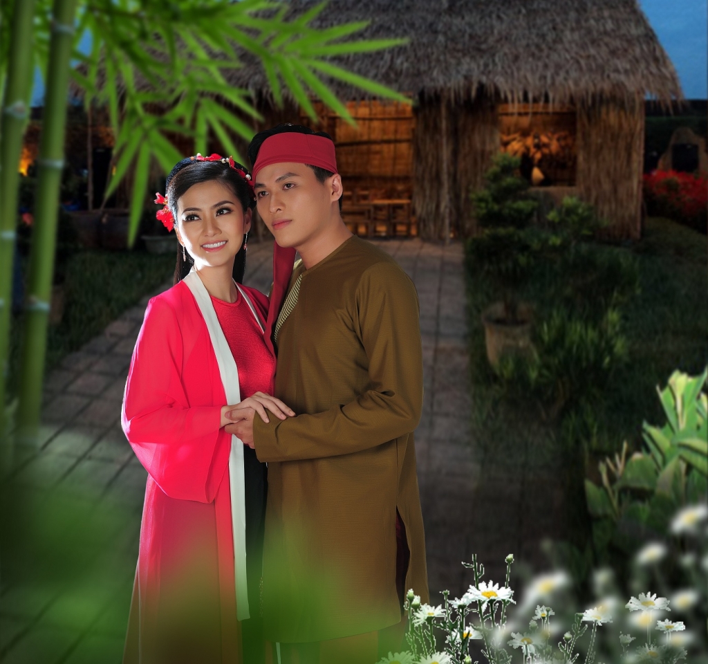 Ngọc nữ điện ảnh Ngọc Lan cùng Hotboy Thành Ngọc tình tứ trong buổi ra mắt MV mới