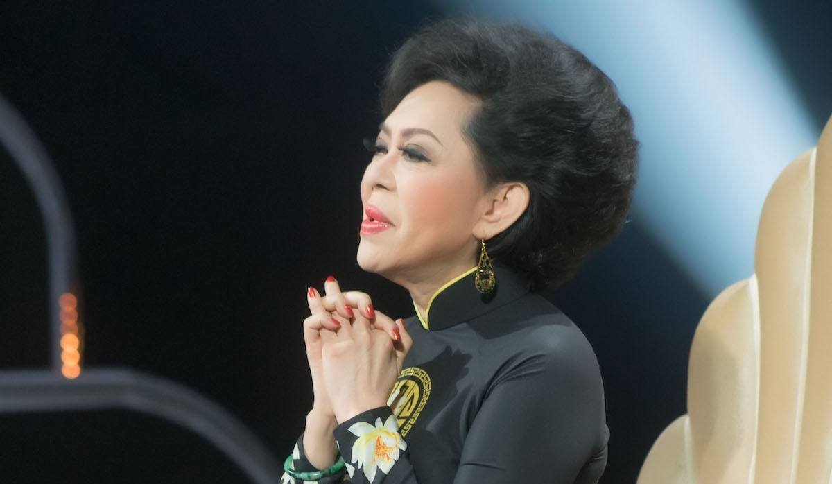 Danh ca Giao Linh tiễn biệt chồng bằng bài hát ‘Ai cho tôi tình yêu’