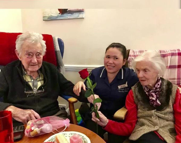 Cặp vợ chồng cùng qua đời trong một ngày sau 80 năm bên nhau