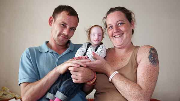 Nghị lực sống của một cô bé nhỏ nhất thế giới