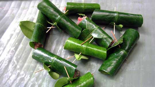 Lạ miệng với món chả cuốn lá bưởi