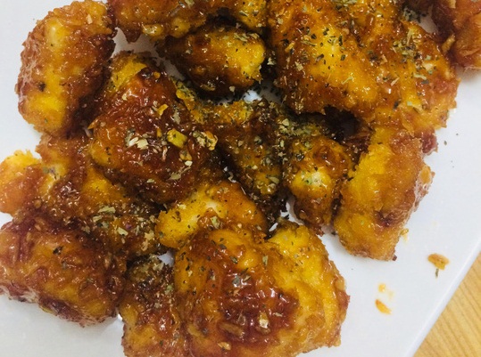 Gà chiên sốt mật ong thơm ngon ngào ngạt