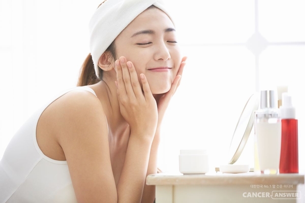 Cách ngăn ngừa mụn trứng cá theo mùa