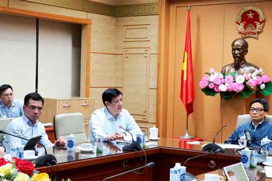 Phát hiện 2 ca lây nhiễm COVID-19 trong cộng đồng, Phó Thủ tướng và Bộ Y tế họp khẩn