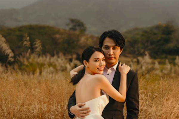 Mỹ nhân TVB Trần Vỹ tung ảnh cưới ngọt ngào