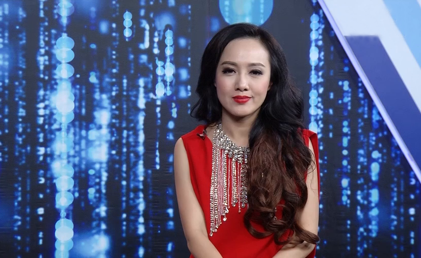 BTV Hoài Anh hát cực hay hit Mỹ Tâm và “Người lạ ơi”