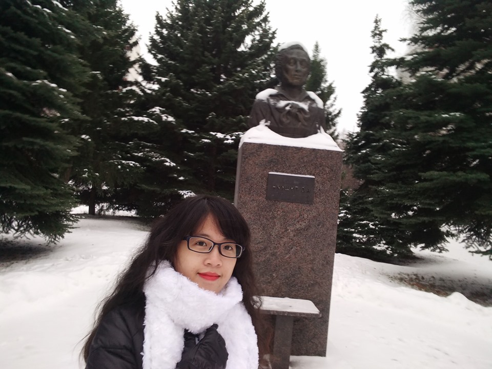 Hương Giang, nước Nga & những bài thơ  ‘Cầm – chừng – bình – yên’