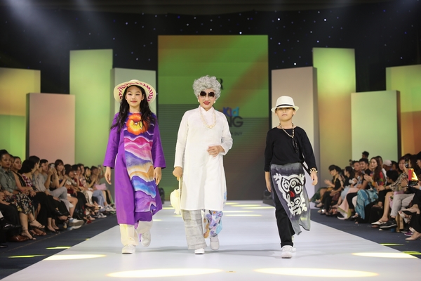 Thơ văn trở thành cảm hứng cho BST áo dài trẻ em