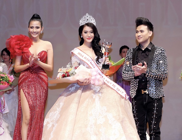 Người đẹp Bình Minh đăng quang Hoa hậu doanh nhân Việt toàn cầu