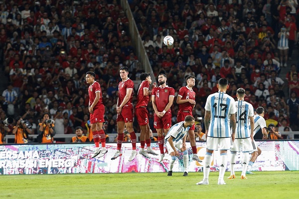 Vắng Messi, nhà vô địch World Cup thắng nhọc nhằn trước đại diện Đông Nam Á