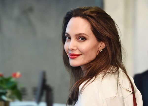 Angelina Jolie hậu thuẫn hết mình cho điện ảnh Campuchia