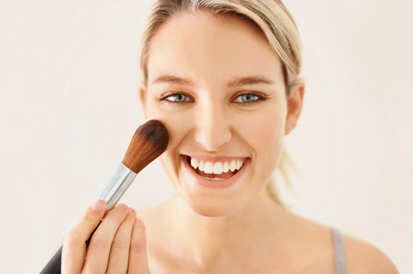 Cách khắc phục trang điểm không bị mốc