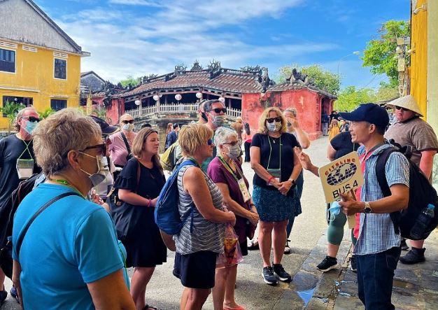 Khách quốc tế đến Việt Nam tăng gần 60%