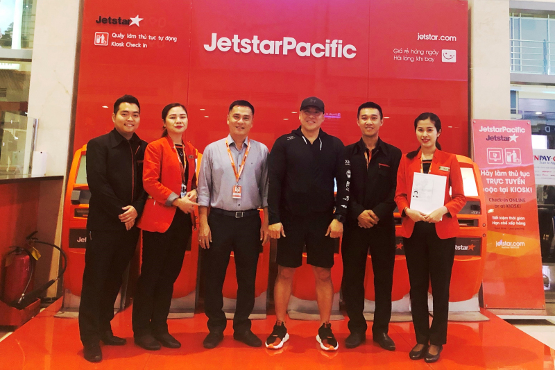 Bộ trưởng GTVT gửi thư khen tiếp viên trả lại 230 triệu hành khách bỏ quên