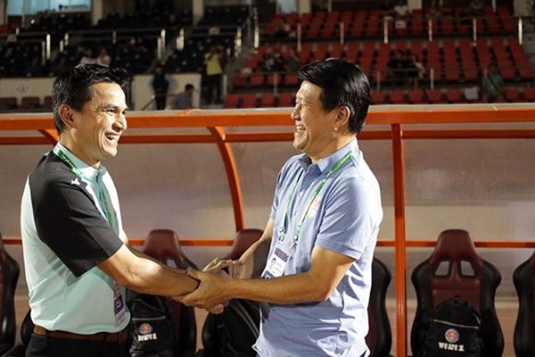 Dù kết quả ra sao, HLV Kiatisak vẫn dẫn dắt LPBank HAGL