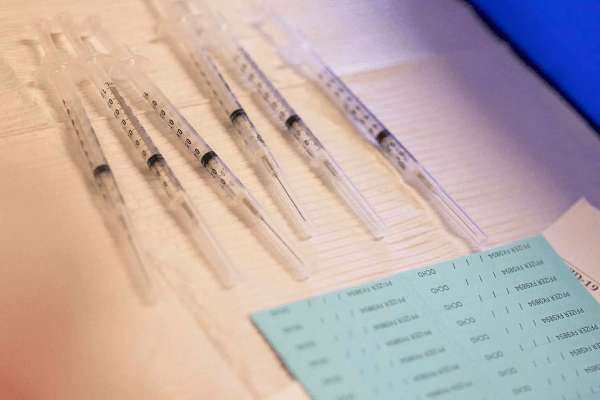 Mũi tiêm bổ sung vắc xin COVID-19 có khả năng bảo vệ tốt hơn so với các mũi ban đầu