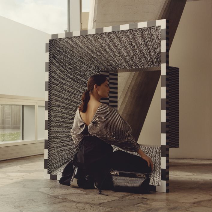 Nhà thiết kế 8X đại thắng tại giải British Fashion Awards