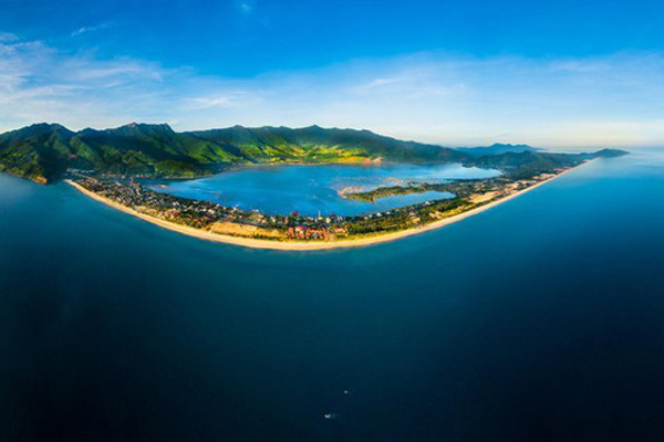 Tròn 10 năm Lăng Cô được công nhận là vịnh đẹp bậc nhất thế giới