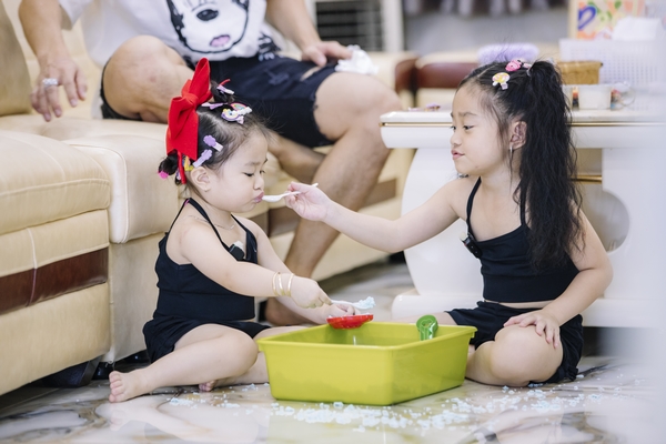 Bảo Nhi ra dáng chị hai khiến Dương Lâm yên lòng