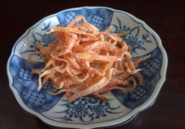 Món mứt thơm ngon là thế nhưng vẫn cần hạn chế ăn