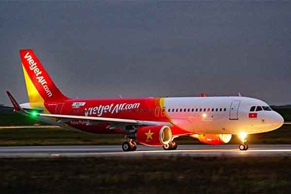 Máy bay Vietjet gặp sự cố khi hạ cánh, nhiều hành khách nhập viện