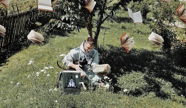 Những bức ảnh độc đáo của người đàn ông mê sách