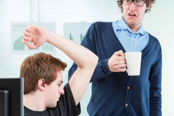 Xua tan nỗi ám ảnh mùi cơ thể ngày hè