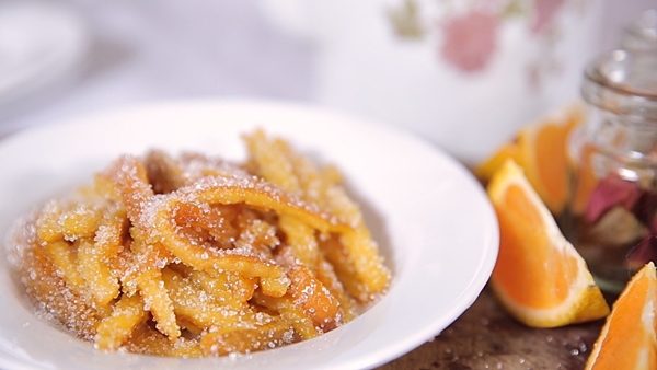 Từ vỏ cam vàng hãy học cách làm mứt thật ngon