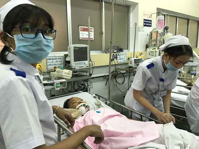 Một bé gái 14 tuổi nhập viện gấp vì ngộ độc trà sữa