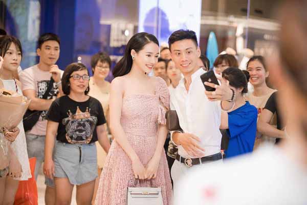 Trường Giang ‘nhường hết cái đẹp cho Nhã Phương sau kết hôn’