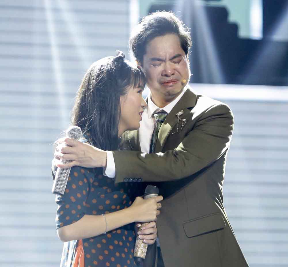 Vận động viên điền kinh khiếm thị khiến Ngọc Sơn khóc như mưa