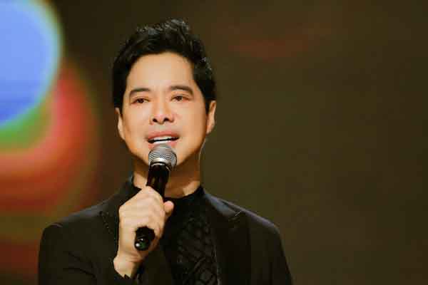 Ngọc Sơn khóc nhớ về mẹ trong MV mới ra mắt