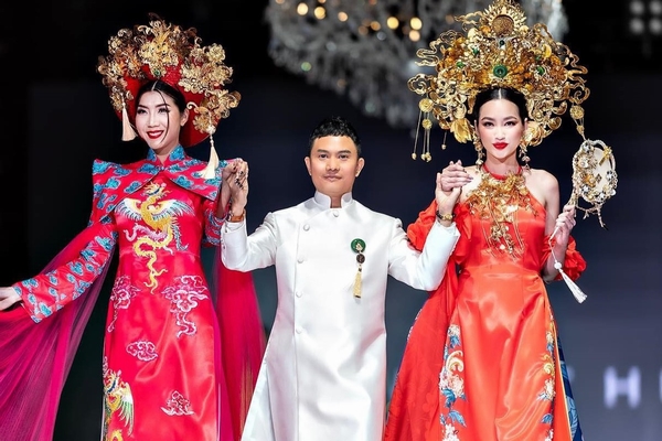 Ngọc Quyên, Trúc Diễm lộng lẫy trình diễn áo dài trên đất Mỹ