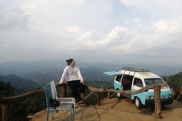 Người trẻ đi du lịch mà không cần đợi giàu