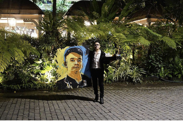 Hoạ sĩ vẽ tranh trình diễn bằng nhiều nguyên liệu nhất Việt Nam – YÊU CẦU VIẾT LẠI DÀY DẶN HƠN ĐỂ LÀM BÀI ĐINH