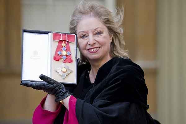 Tác giả ‘Lâu đài sói’ đột ngột qua đời ở tuổi 70