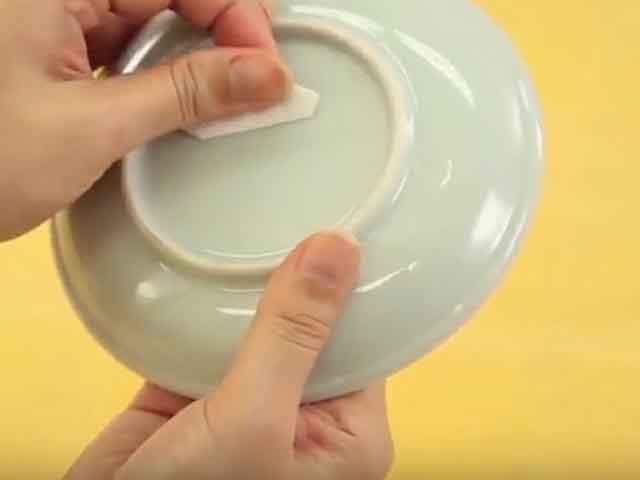 Một số mẹo gỡ sạch bong nhãn dán trên đồ