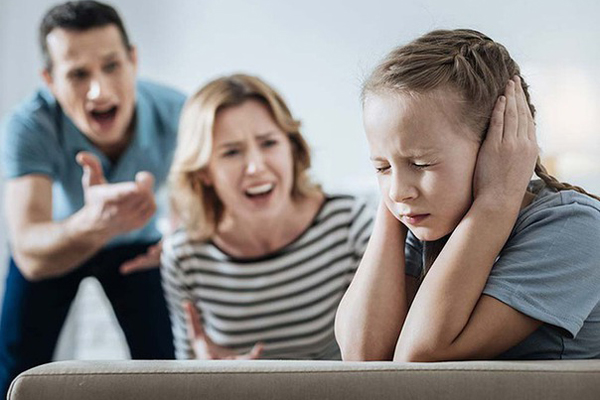 Cha mẹ chăm sóc quá kỹ có thể rút ngắn tuổi thọ của con