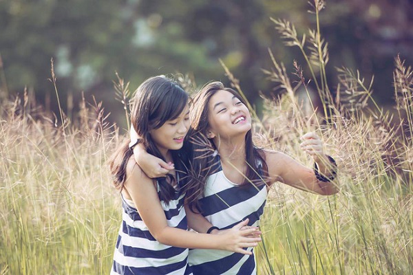 Vẻ xinh xắn của hai cô con gái nhà Mỹ Lệ