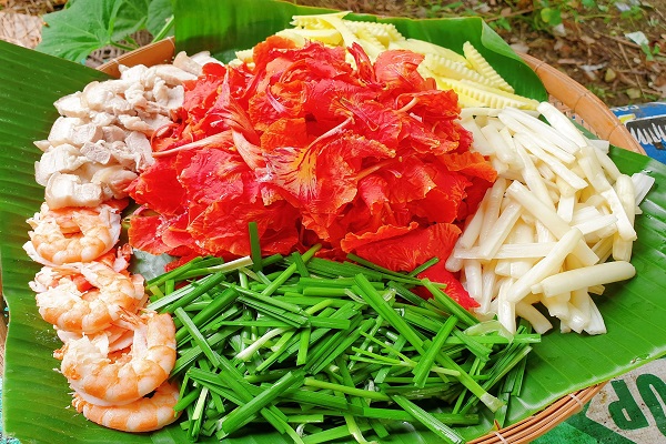 Hết gỏi măng cụt, gỏi hoa phượng… thổi bùng mùa hè