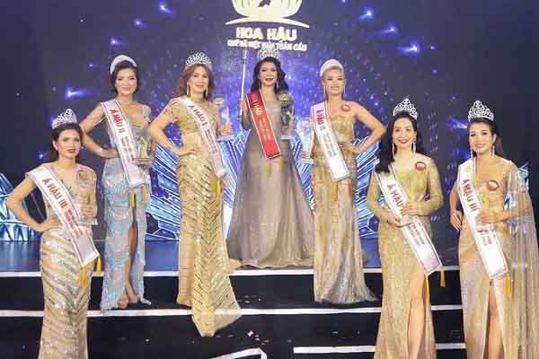 Bội thực ‘hoa hậu ao làng’, trục lợi kinh doanh béo bở: Hệ lụy đến từ đâu?